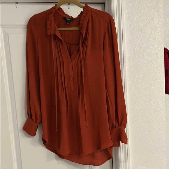 Simply Vera Brick Ruffled Bib Collar Blouse - Picture 1 of 3